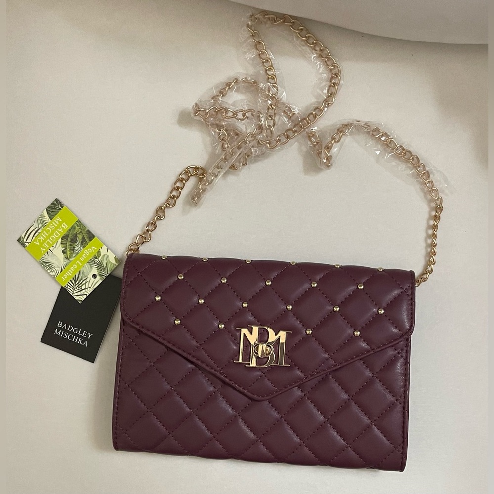 Badgley Mischka NWT Crossbody Diamond Quilting Round Studs on Front Plum Gold